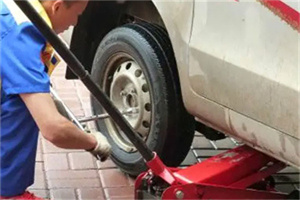 东宝附近拖车24小时服务热线电话